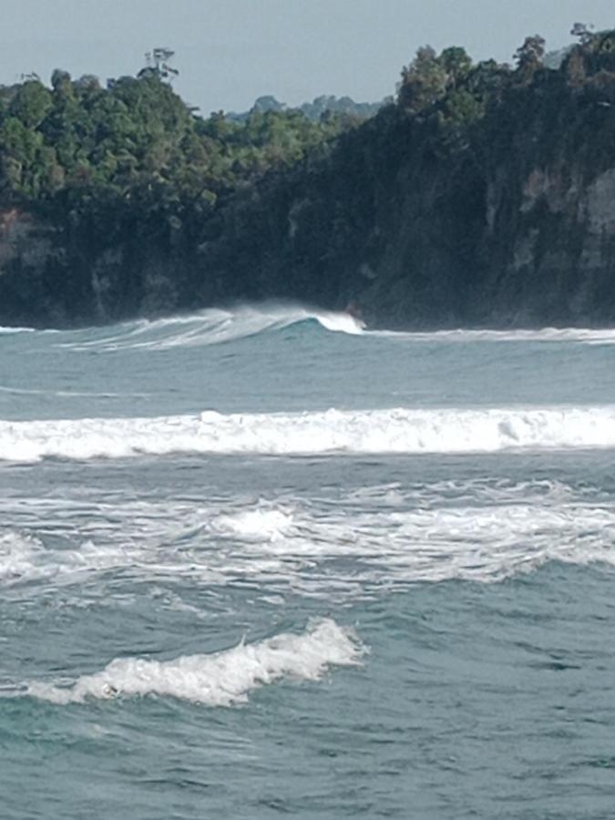 Rumah Nalu Surf Camp Krui Eksteriør billede