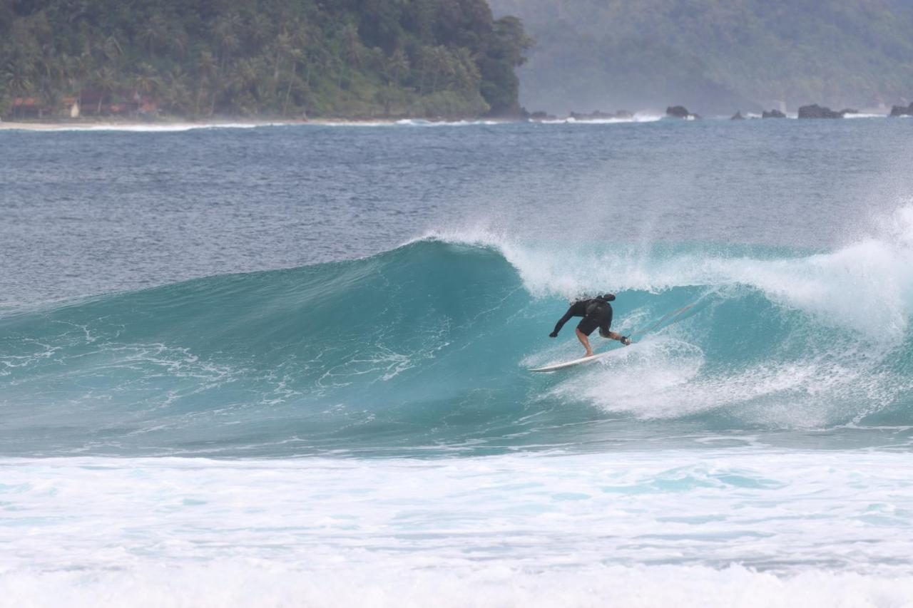 Rumah Nalu Surf Camp Krui Eksteriør billede