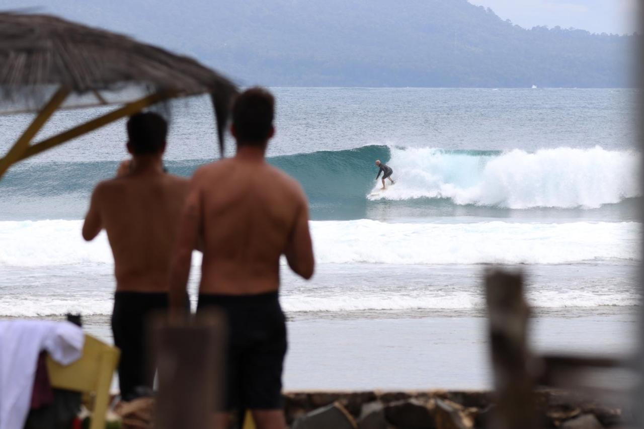 Rumah Nalu Surf Camp Krui Eksteriør billede