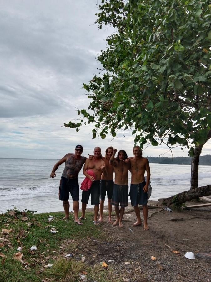 Rumah Nalu Surf Camp Krui Eksteriør billede